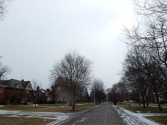 4th image of 1343 Three Mile Dr