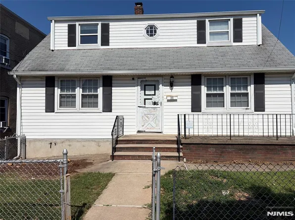 391 Macarthur Ave, Garfield, NJ 07026