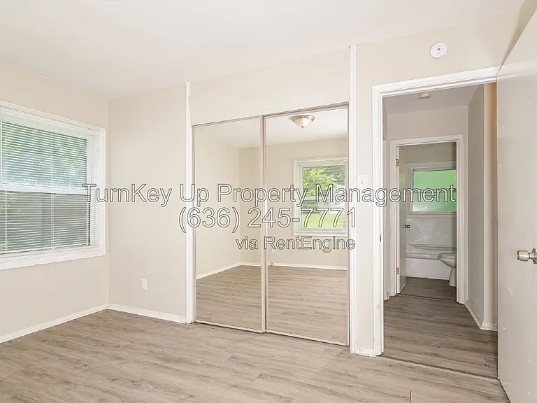 10300 Ross Cir — Photo 8