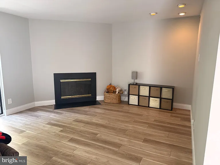 1750 Oakwood Ter #16C — Photo 14