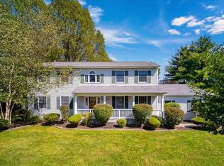 4 Traci Ln, Hopewell Junction, NY 12533