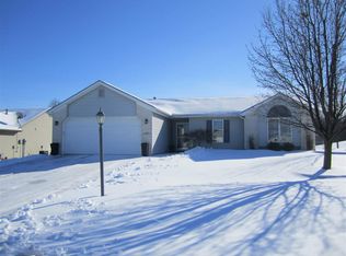 1407 Summerset Ridge Dr, Auburn, IN 46706