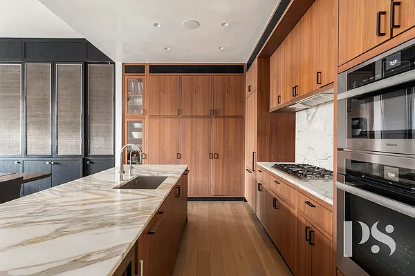 Sold by Compass | media 19