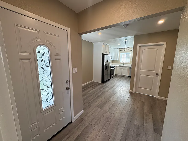 2737 Blakeman Ave #1/2 — Photo 2