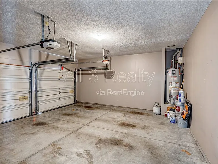 2540 Alvecot Cir — Photo 46