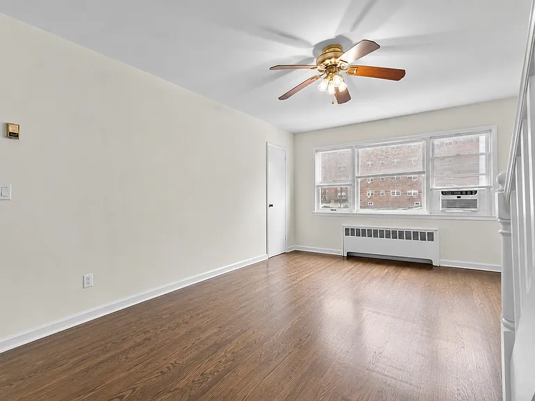 725 E Broadway #4 — Photo 3