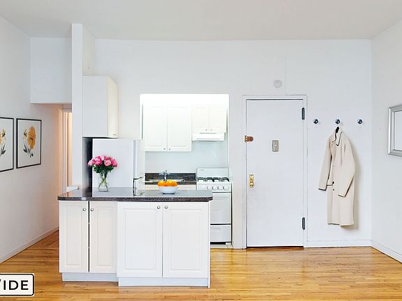 2nd image of 150 E 46th St APT 3B
