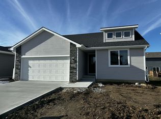 620 NE Oak Ridge Dr, Ankeny, IA 50021