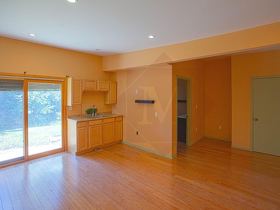 2nd image of 2125 Las Colinas Ave #2127.5