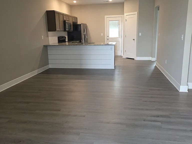 2751 S Greenleaf St — Photo 6