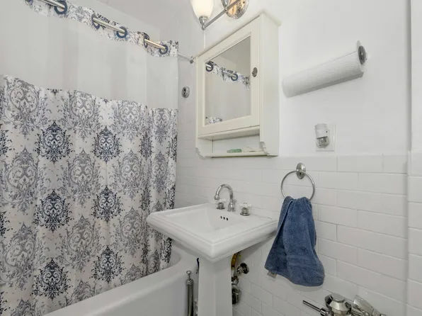 3616 Henry Hudson Parkway image 11 of 17