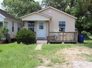 622 S Hancock St, Angleton, TX 77515