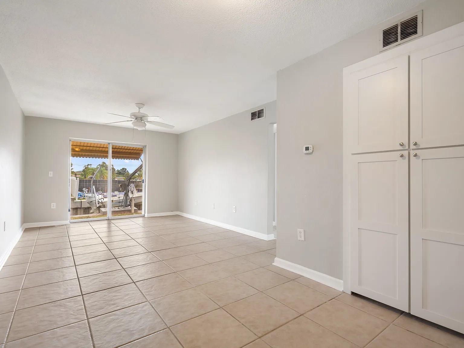 439 S Paula Dr S — Photo 4