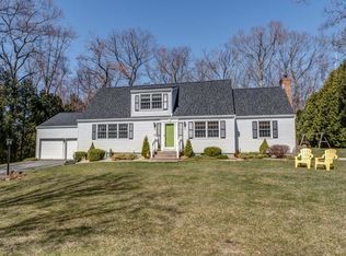 10 Hemingway Rd, Wilbraham, MA 01095