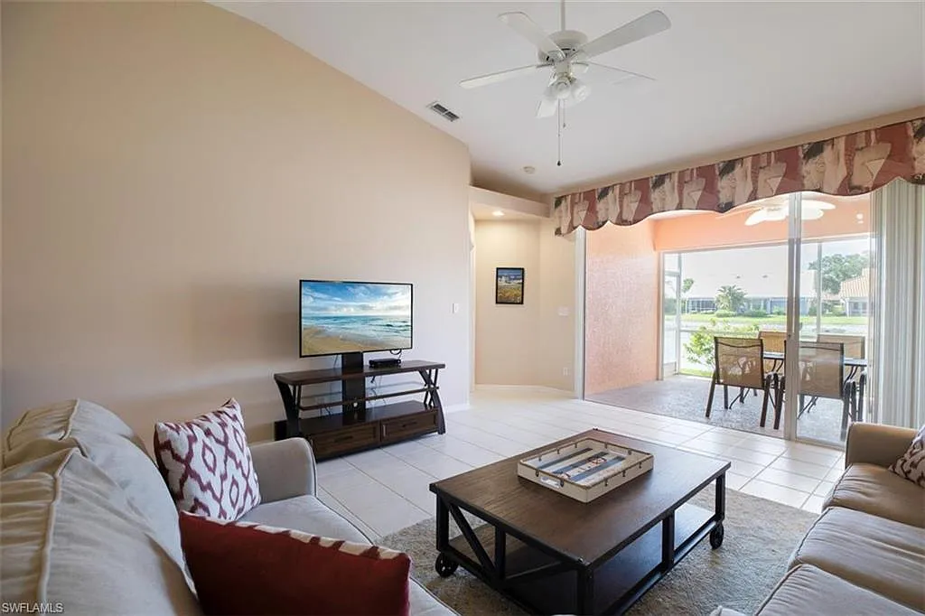 3 bed, 2.0 bath, 1700 sqft, $6,400 — Photo 2