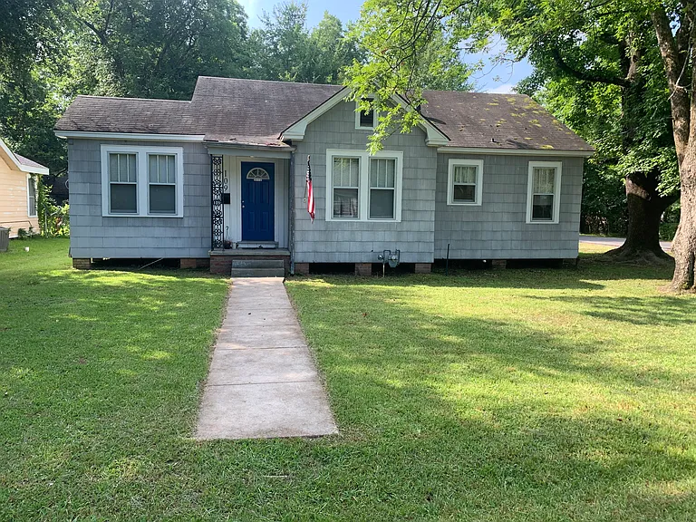 109 Browning Ave — Photo 10