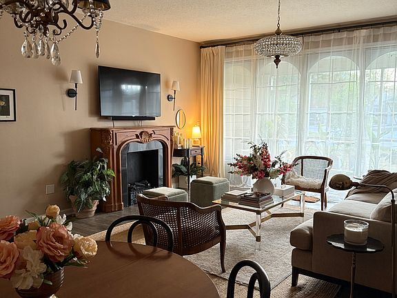 5th image of 4219 Crownwood Dr