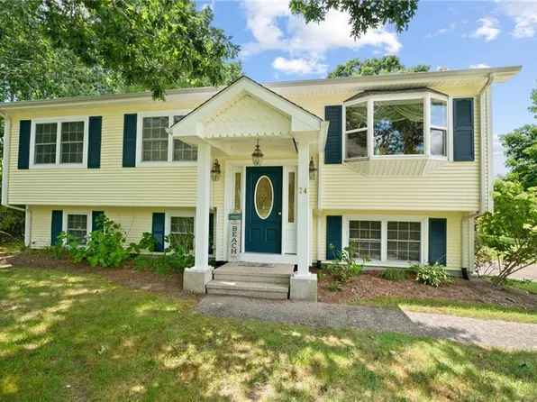 24 Quannacut Rd, Westerly, RI 02891