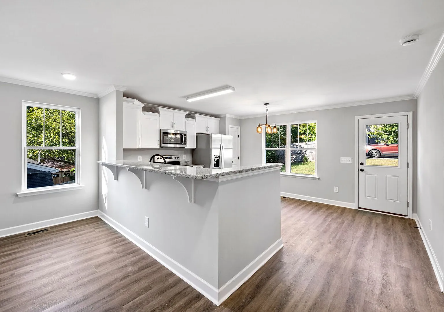 Beautiful Newer Construction Home in Old Hickory 3 Bed, 2.5 Bath — Photo 2