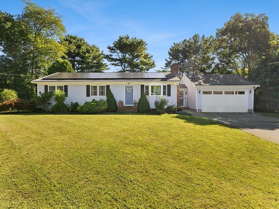 1st image of 16 Green Meadow Dr