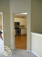 5th image of 1365 Hillcrest Dr #1