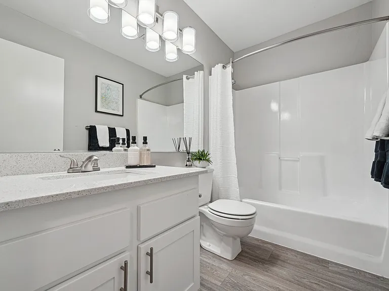 Oswego Pointe — Photo 17
