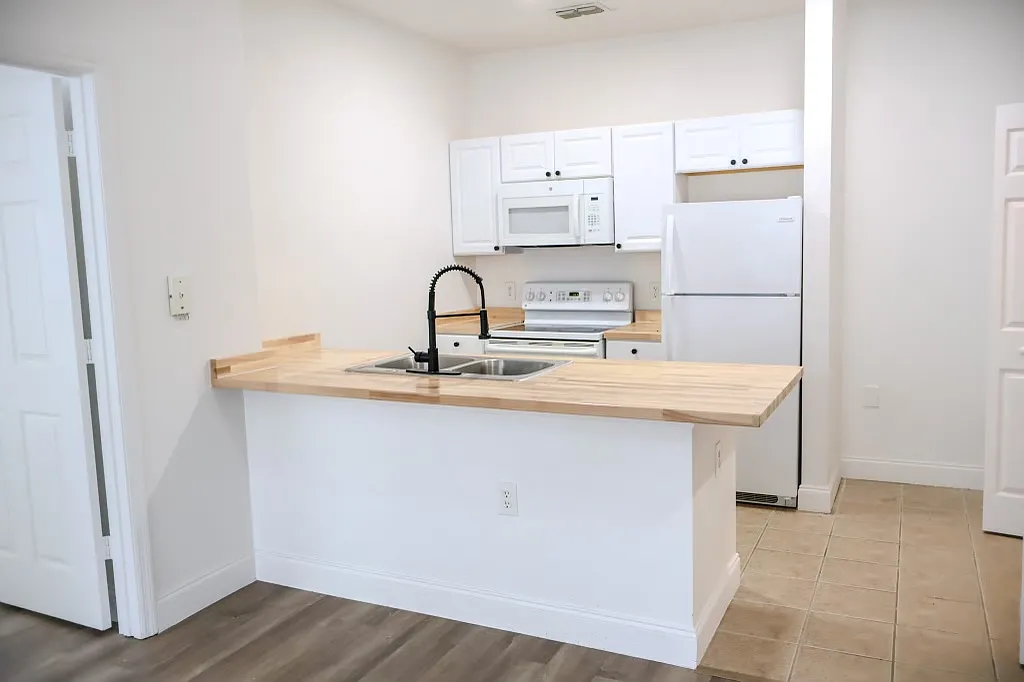 8137 Claire Ann Dr — Photo 4