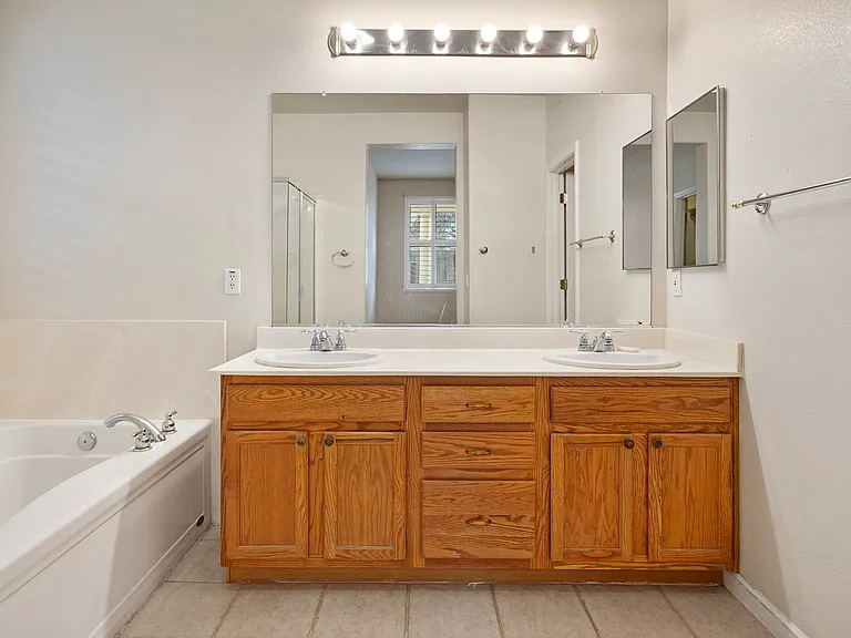 2620 Maybrook Dr — Photo 9