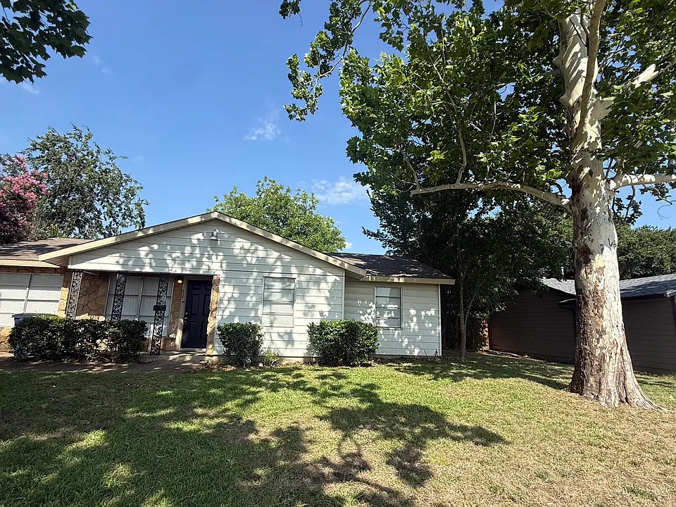 12636 Rialto Dr