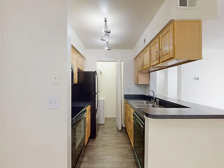 Lakewood Place — Photo 52