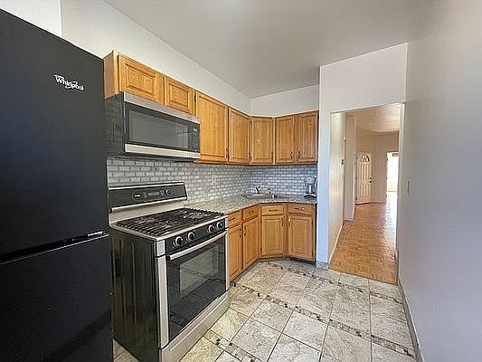1st image of 321 Cornelia St #2