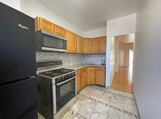 321 Cornelia St #2, Brooklyn, NY 11237