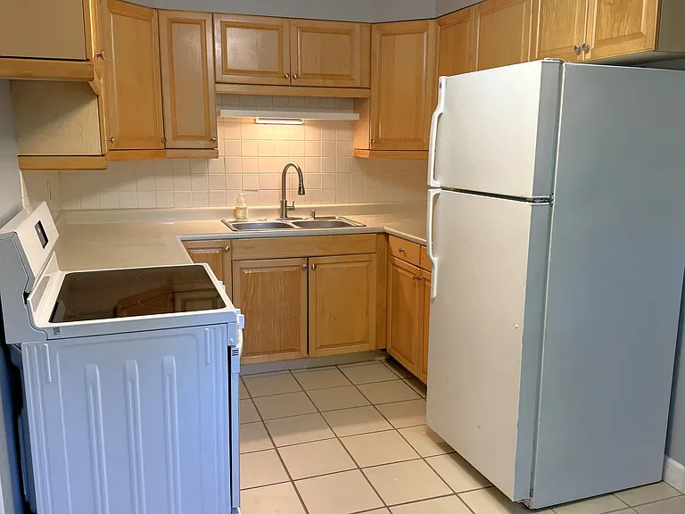 1251 E Colfax Ave — Photo 17