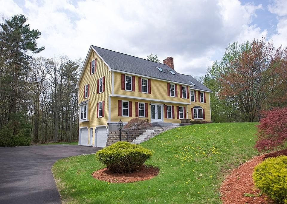 1st image of 17 Crosby Ln