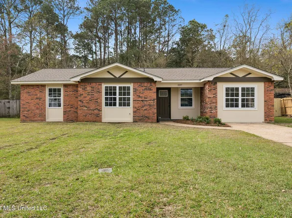 2217 Briargate Dr, Gautier, MS 39553