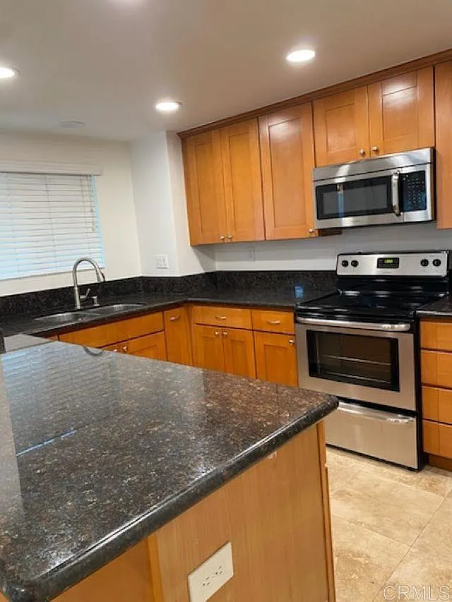 2 bed, 1208 sqft, $4,400 — Photo 4
