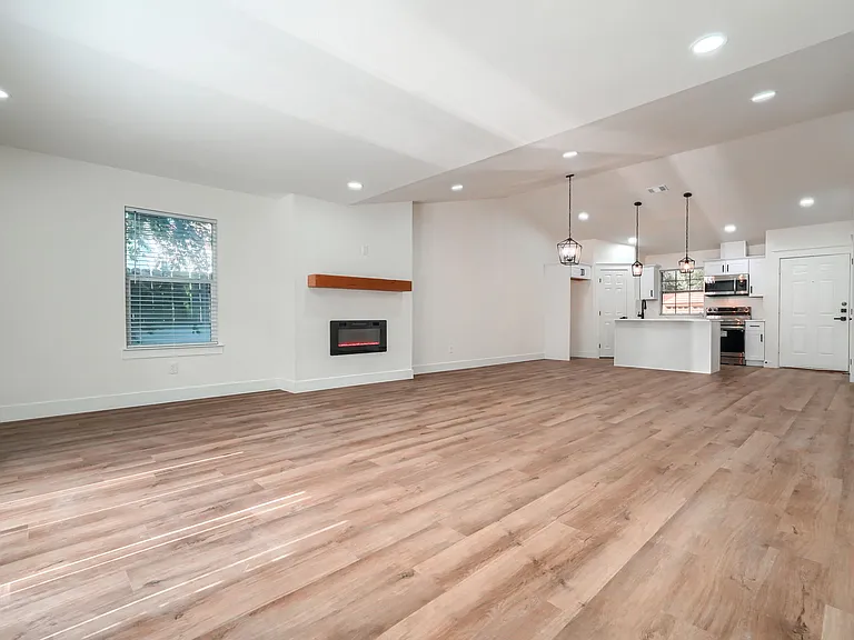 7009 Moss Rose Ct — Photo 11