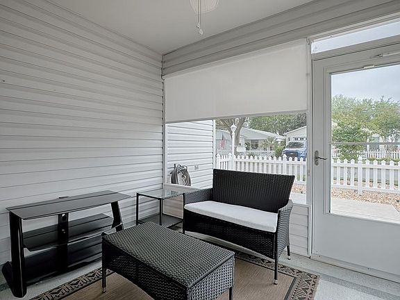 5th image of 2820 Barboza Dr
