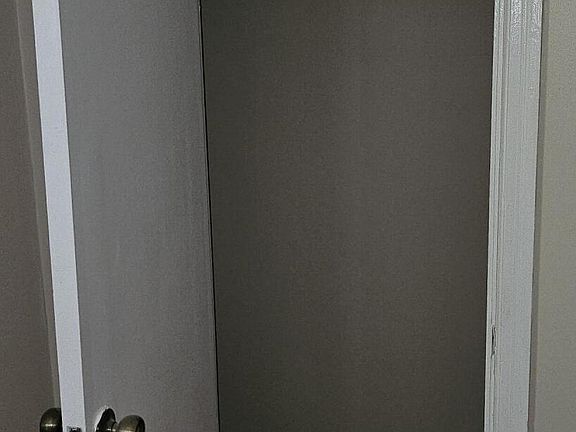 3rd image of 616 Timberlane Rd SE