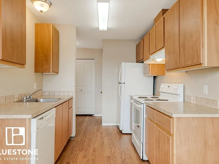 Hawk's Point Apartments — Photo 90