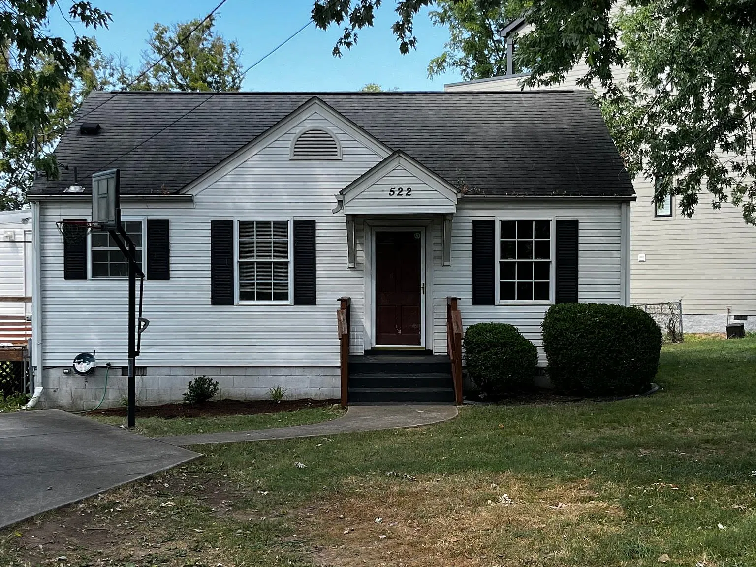 522 Camden Dr — Photo 2