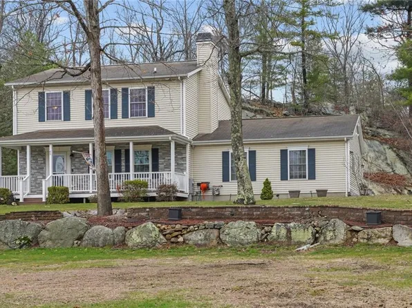 65 Albion Rd, Cumberland, RI 02864