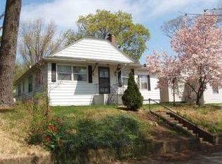 145 E Ridgeway Ct, Benton Harbor, MI 49022