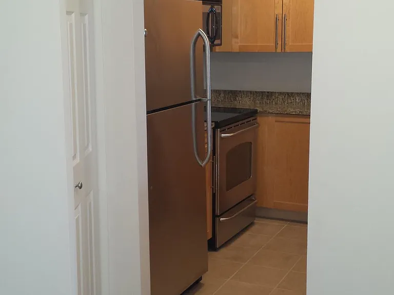 10101 Grosvenor Pl #520 — Photo 8