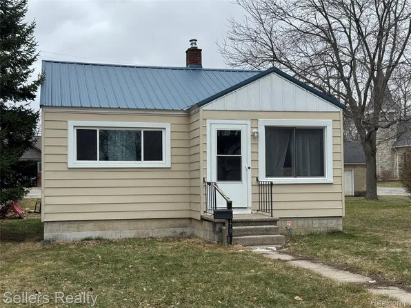 179 Bancroft St, Imlay City, MI 48444
