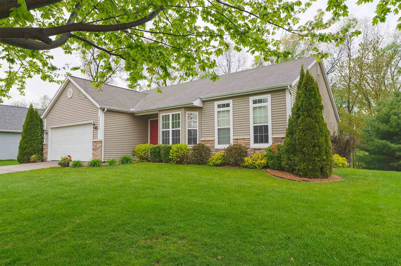 55326 Falling Water Dr photo 1