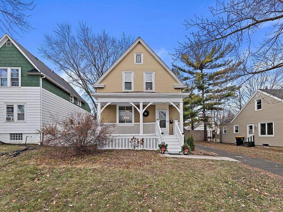 1st image of 2621 North Wauwatosa AVENUE