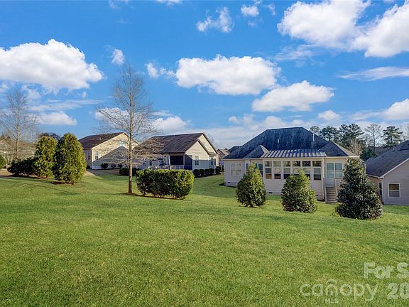 3rd image of 15511 Lake Ridge Rd