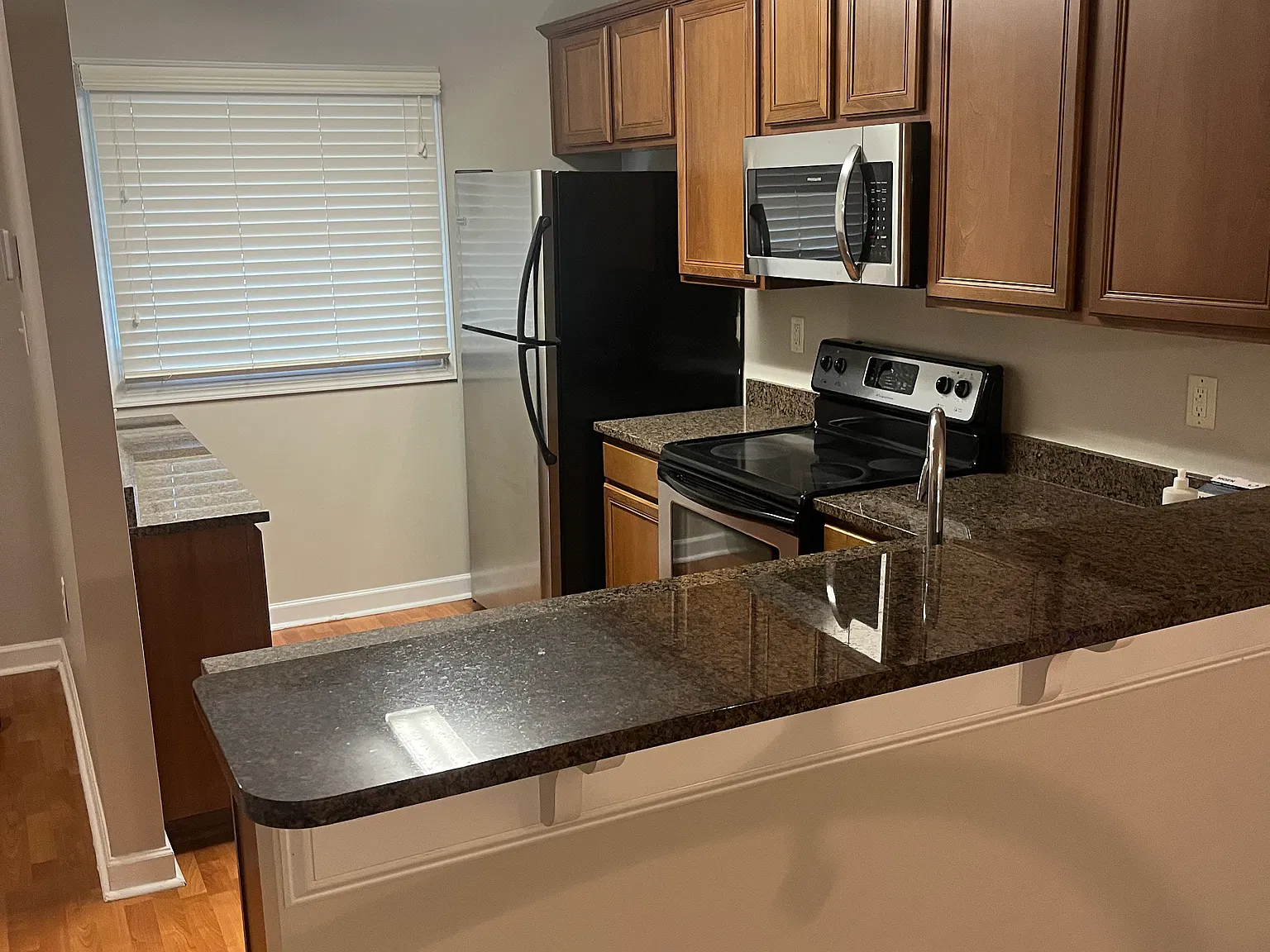 2 bed, 1.5 bath, 952 sqft, $1,850 — Photo 4