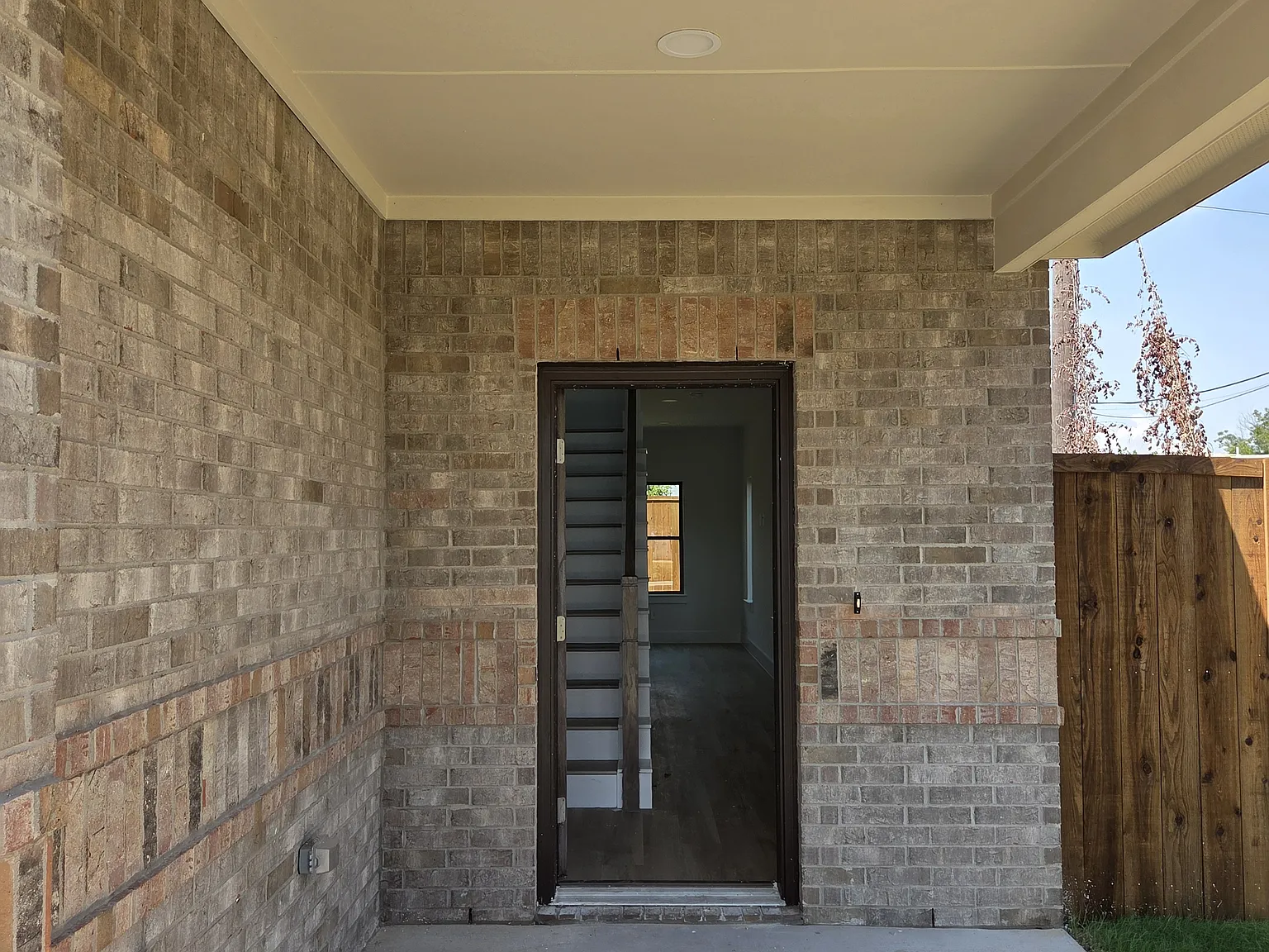 3 bed, 2.5 bath, 1794 sqft, $2,600 — Photo 2